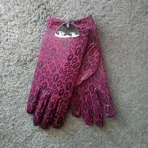 NWT Red and black animal print gloves.